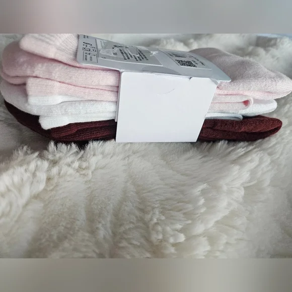 NWT Lululemon Daily Essential Quarter Socks 3 Pack Rockwood/White/Pink $38 Sz XL - Picture 9 of 10